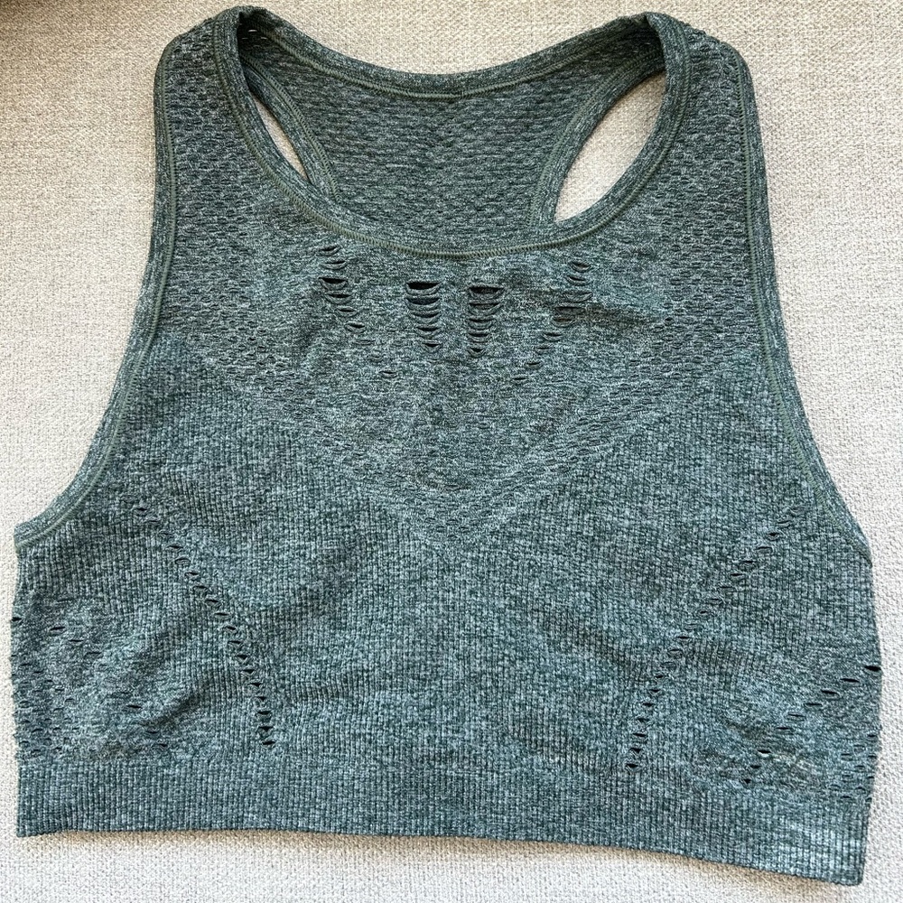Used, like new ALO yoga sports bra